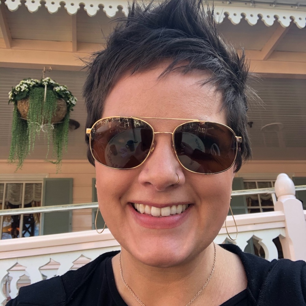 Meet your Posher, Angie